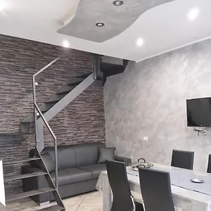 Casa vacanze Porta Garibaldi, Aeroporto di Catania Fontana Rossa